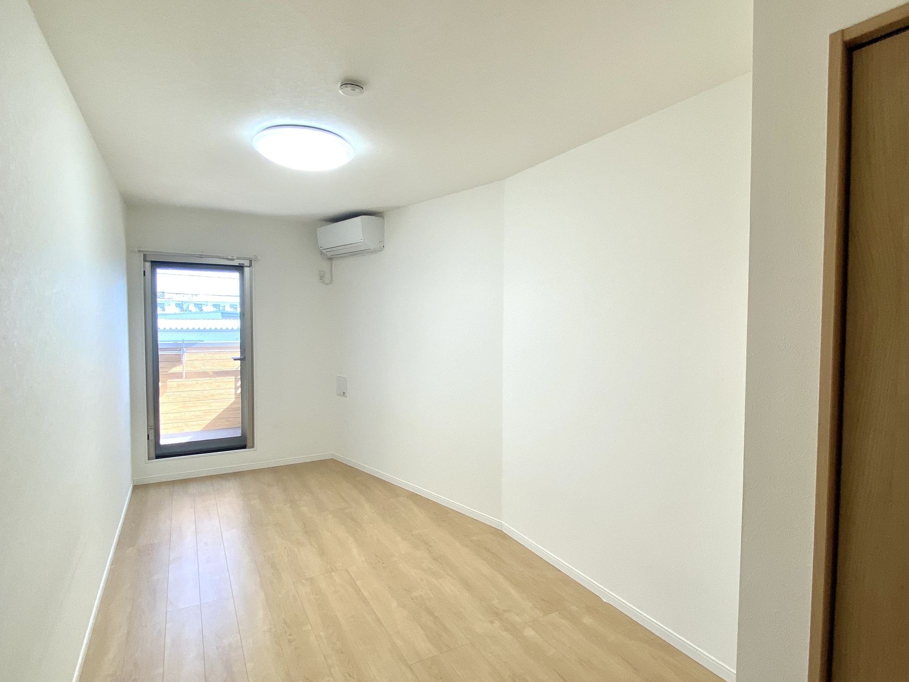 その他部屋・スペース　※別部屋写真※ 落ち着いた色調の洋室です♪