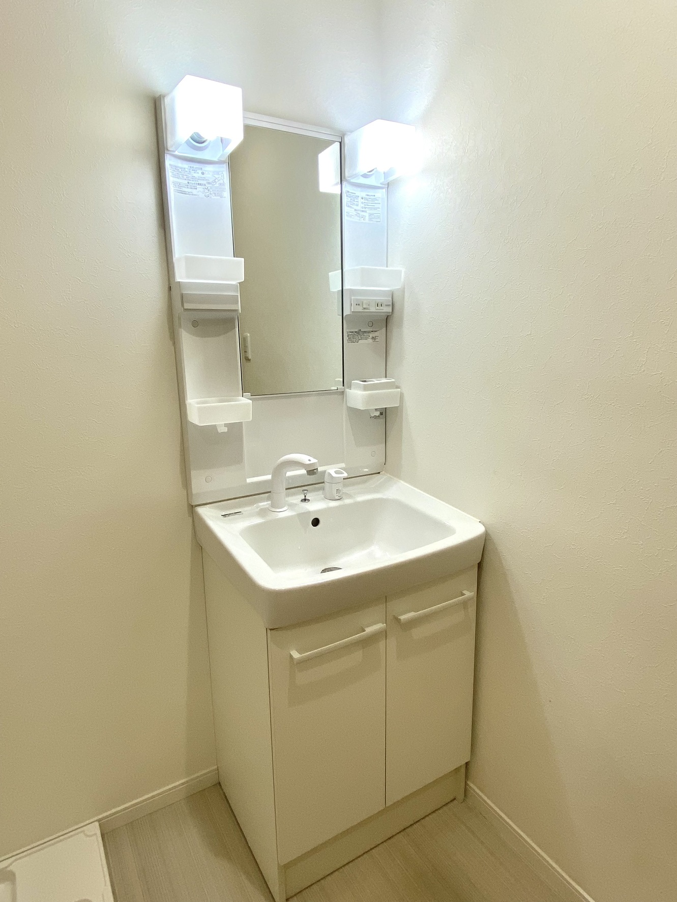 洗面設備　※別部屋写真※ 忙しい朝に便利なシャンプードレッサー付き★