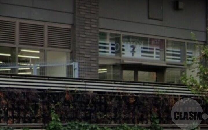 コンビニ　セブンイレブン阪急山田駅前店（コンビニ）まで164m