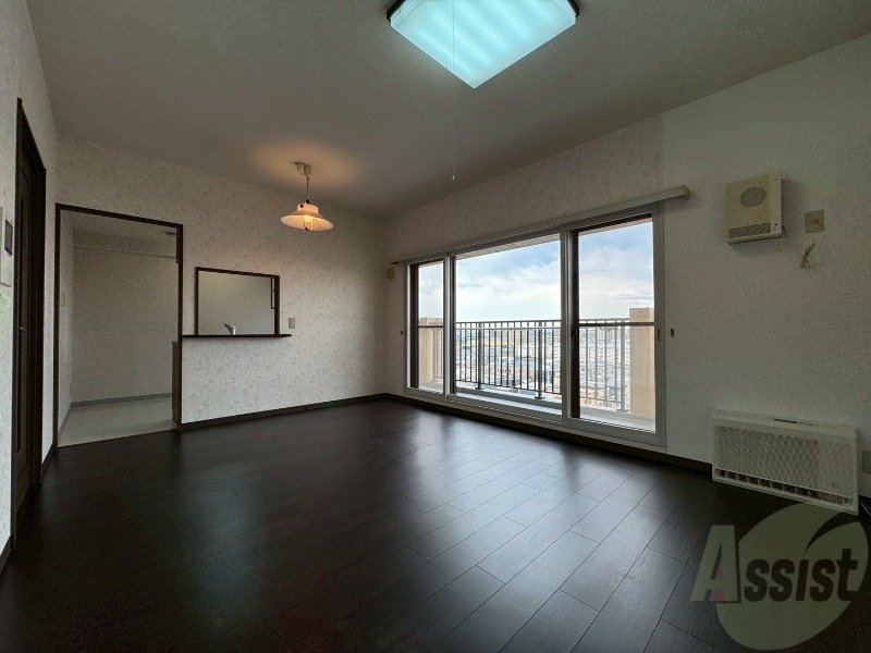 居室・リビング　明るいお部屋は気持ちよく過ごせそうですね。