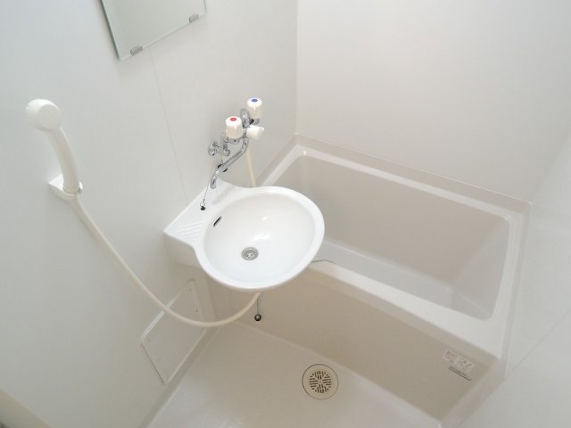 バス・シャワールーム　お風呂です