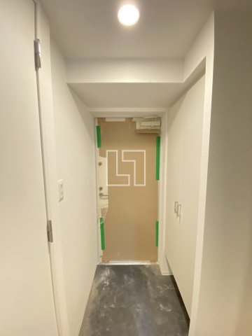 玄関　セレニテ難波グランデシュッド　玄関