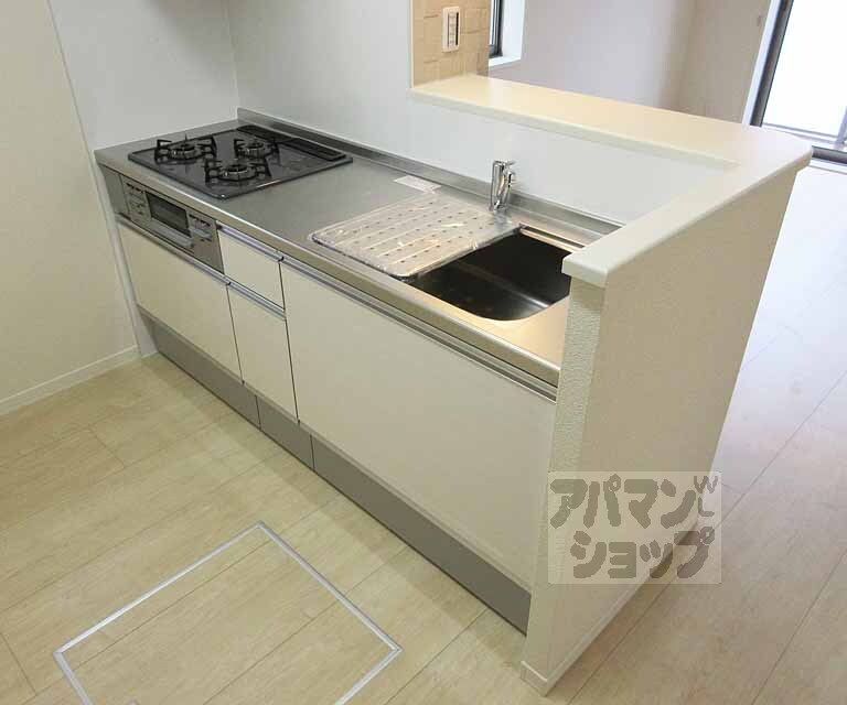 キッチン　作業スペースしっかり確保されています。