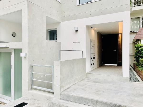 エントランス　清潔なエントランスです