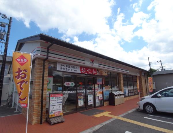 コンビニ　セブンイレブン 京都大宮総門口店（コンビニ）まで184m