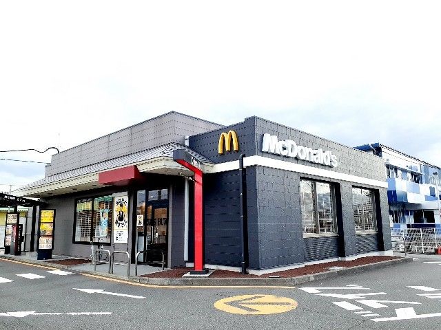 飲食店　マクドナルド　１号線富士店（飲食店）まで400m