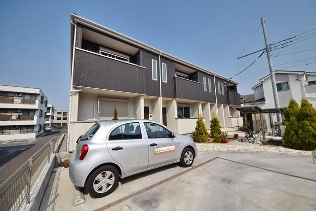 建物外観　2015年築・初期費用抑えられます