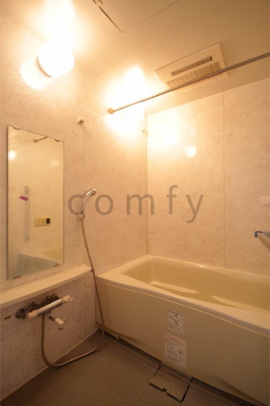 バス・シャワールーム　バスルーム