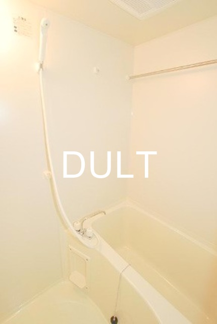 バス・シャワールーム　バスルームです。