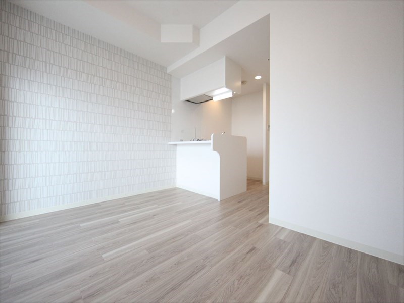 居室・リビング　洋室9.6帖　カウンターキッチン　ウォークインクローゼット付