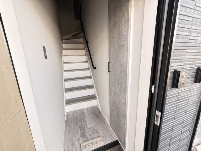 玄関　同型モデルイメージ