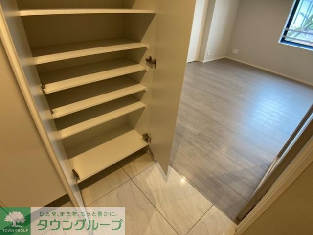 玄関　※写真は同タイプ住戸です。