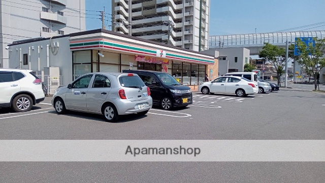 コンビニ　セブン－イレブン福岡井尻３丁目店（コンビニ）まで197m