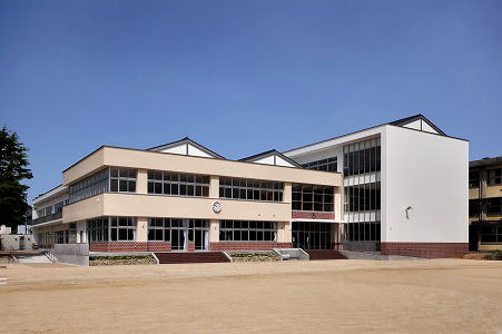 小学校　津山市立北小学校（小学校）まで312m