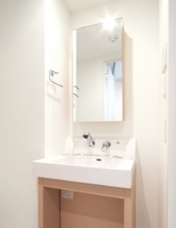 洗面設備　嬉しい独立洗面台付き。