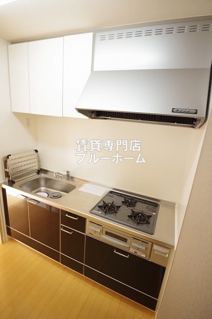 キッチン　三口コンロシステムキッチン！