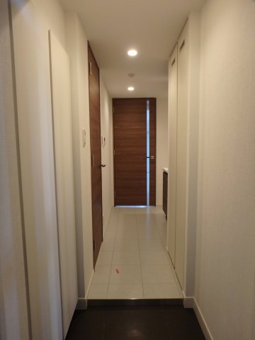 玄関　収納もある玄関です