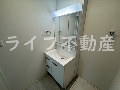 洗面設備　独立洗面台で身支度をすべて済ませてしまいましょう