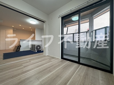 居室・リビング　こちらのリビングで趣味の時間をお楽しみください