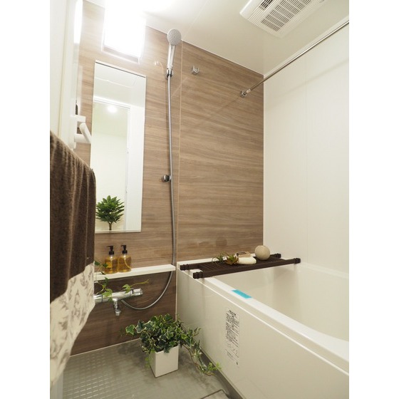 バス・シャワールーム　追い焚き機能付き