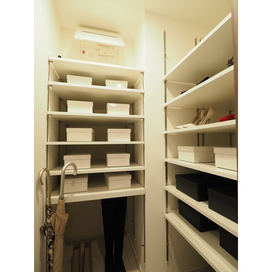 その他設備　靴以外にキャリーケースなども置けそうです