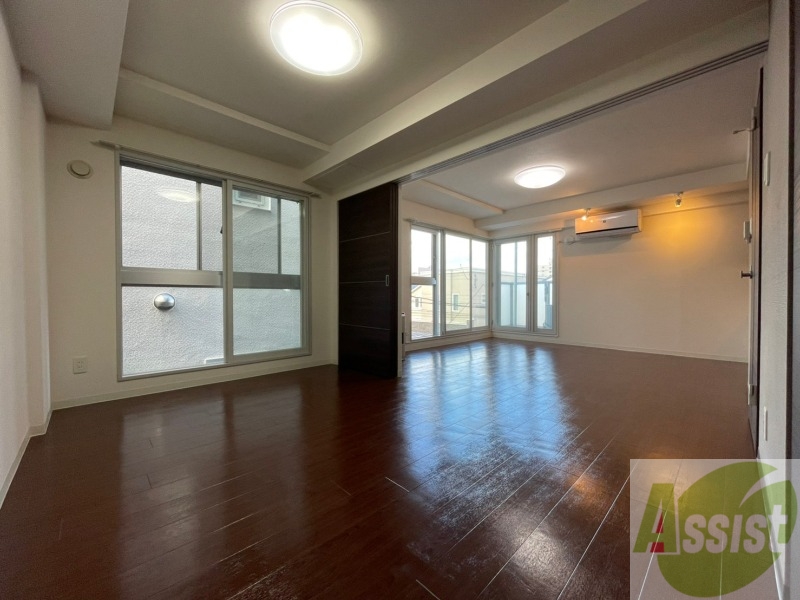 その他部屋・スペース　戸を閉めるとリビングと区切られた寝室にすることができますよ。