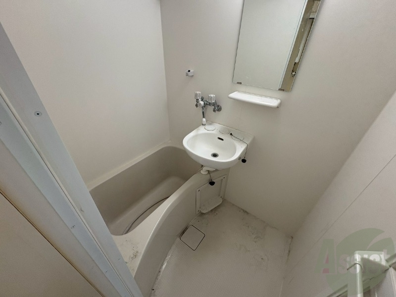 バス・シャワールーム　お風呂になります。一日の疲れを癒してくださいね。