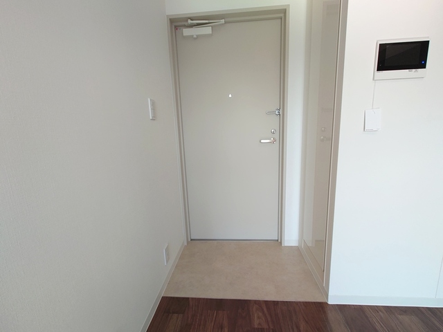 玄関　※写真は同タイプ住戸です。