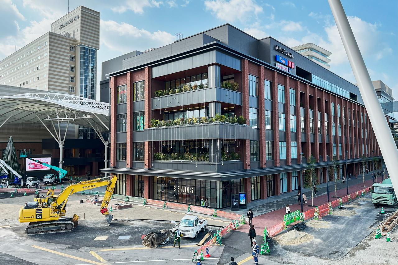 ショッピングセンター　アミュプラザ長崎新館（ショッピングセンター）まで565m