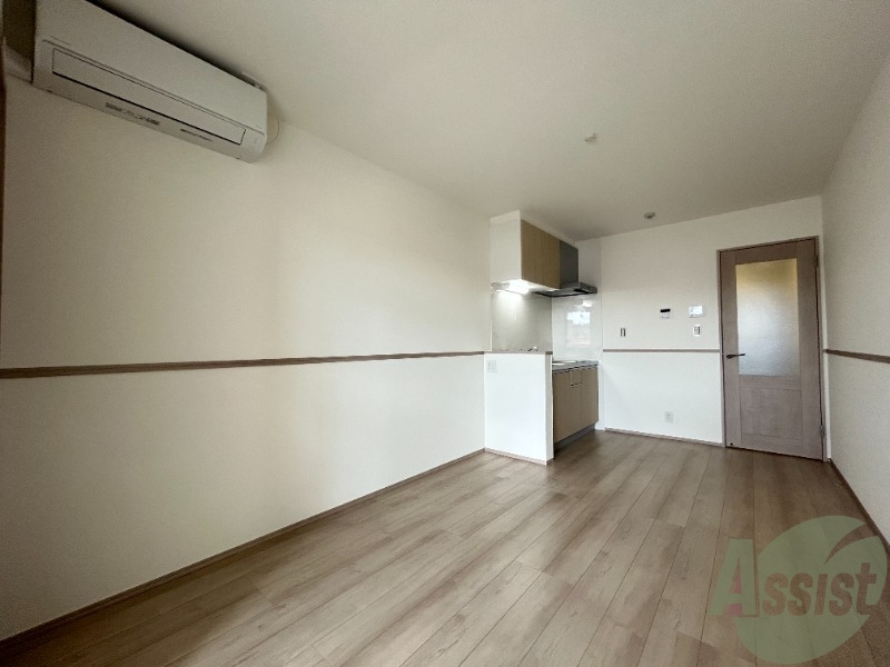 居室・リビング　８．２帖のＬＤＫです。広々としてきれいですね。