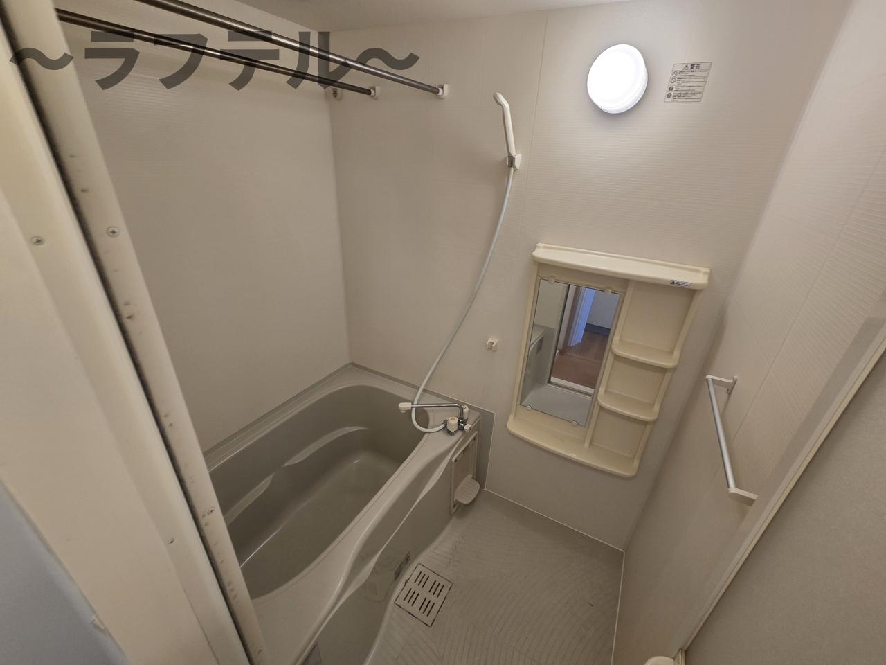 バス・シャワールーム　別部屋イメージ写真