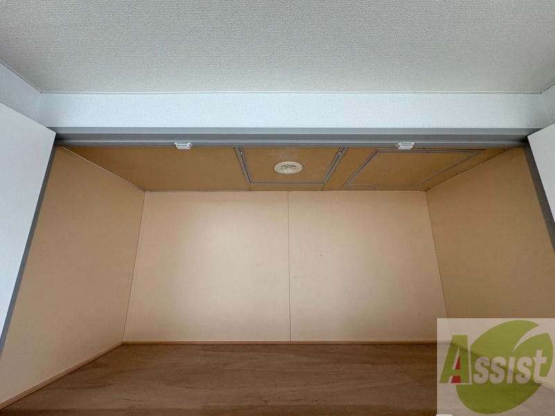 収納　寝室の収納です。部屋がすっきり片付きます。