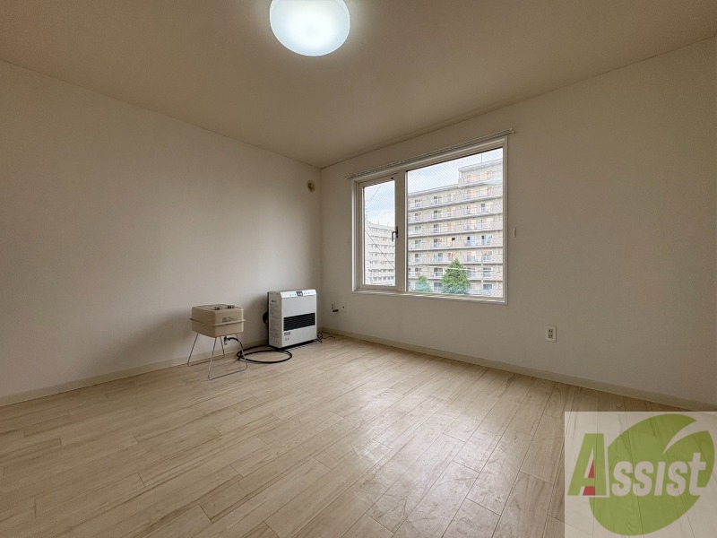 居室・リビング　広くてキレイなお部屋が広がっていて、充実した生活が送れそう。