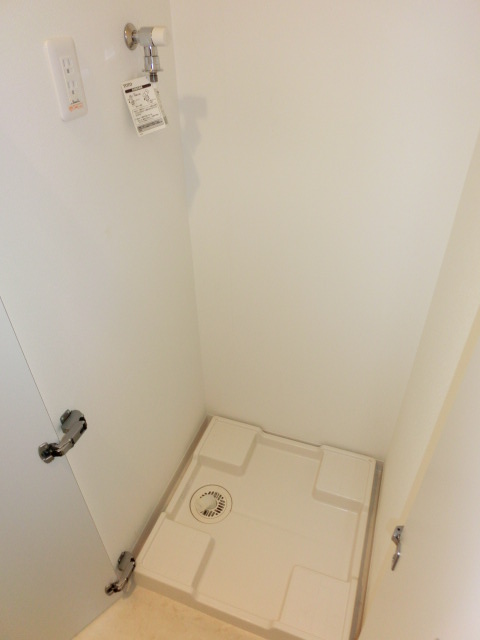 その他設備　PORTO PARTIRE YOKOHAMA　室内洗濯機置場