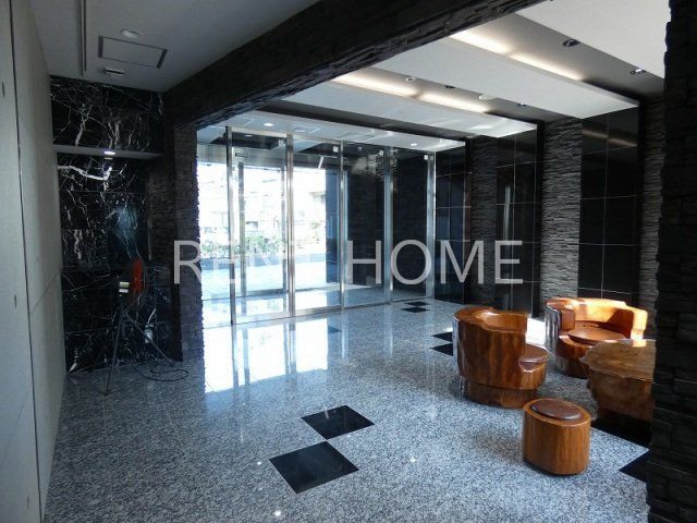 その他共有部分　綺麗なエントランスホールです