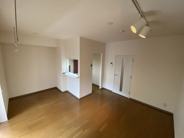 居室・リビング　横に広く使い勝手の良いリビングです。