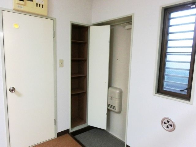 玄関　★シューズBOX付の玄関です★