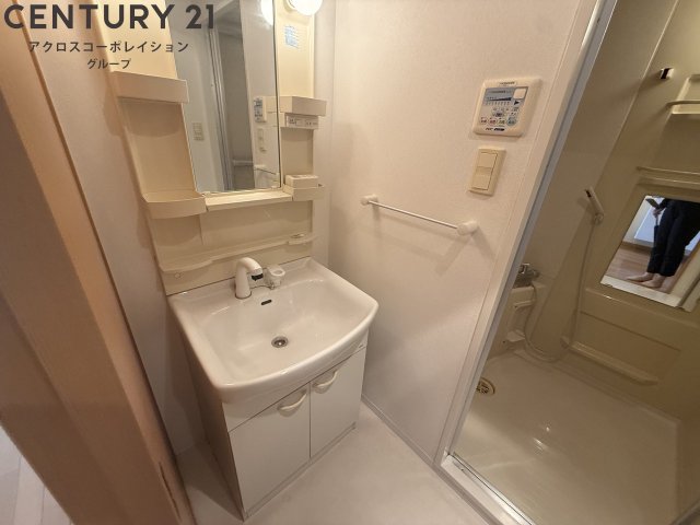 トイレ　便利な独立洗面台♪