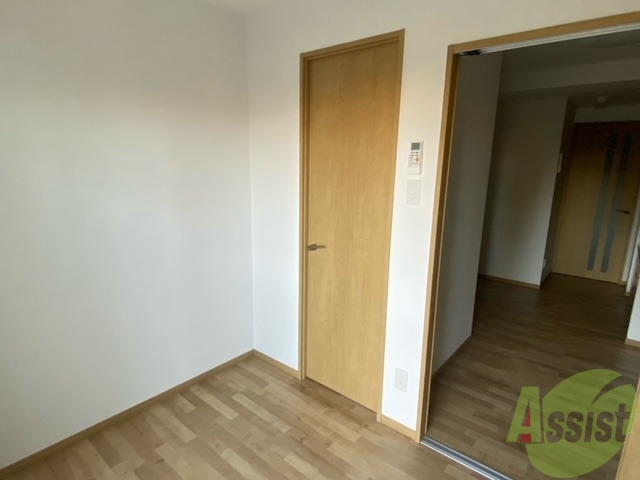 収納　洋室にあるクローゼット、中の広さが気になりますね