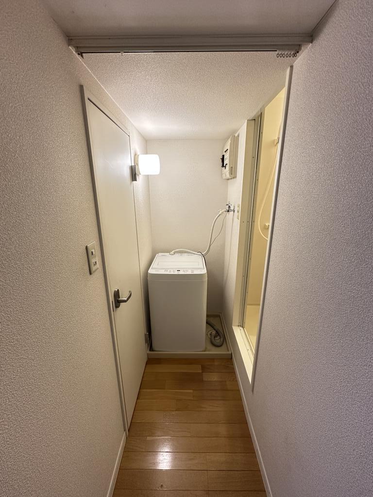 洗面設備　冷蔵庫、電子レンジ、洗濯機の家電3点完備