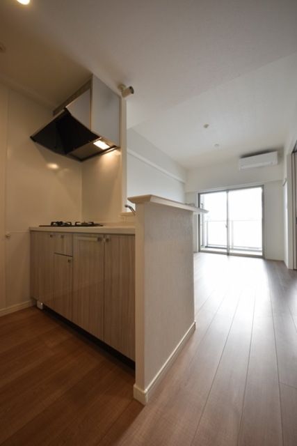 居室・リビング　人気のカウンターキッチンのリビング