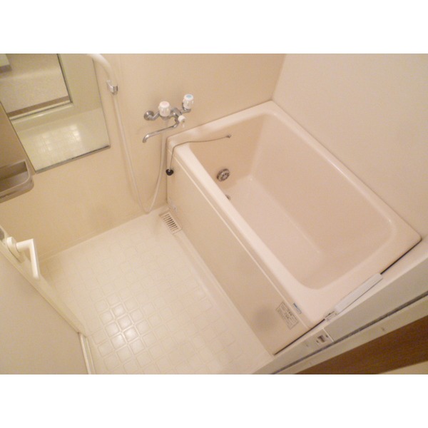 バス・シャワールーム　追い焚き機能付♪