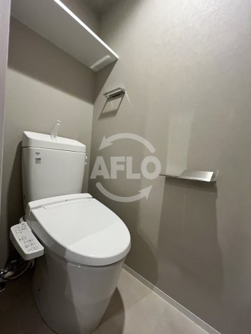 トイレ　コンフォリア・リヴ東三国駅前ソルテラス　トイレ