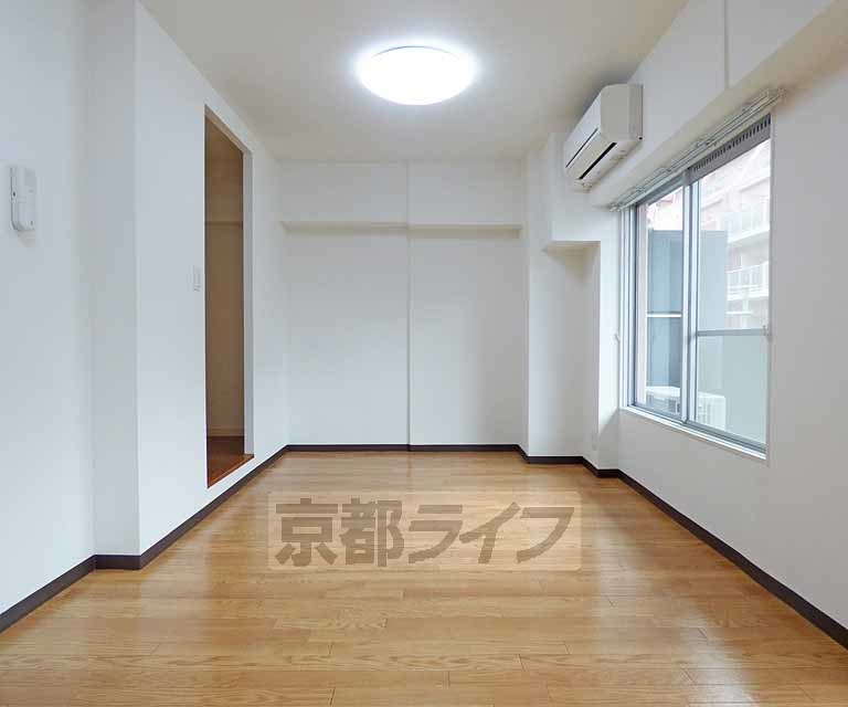 居室・リビング　広々としたお部屋です。