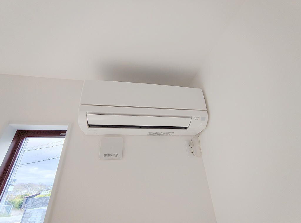 その他設備　リビングにエアコン付き