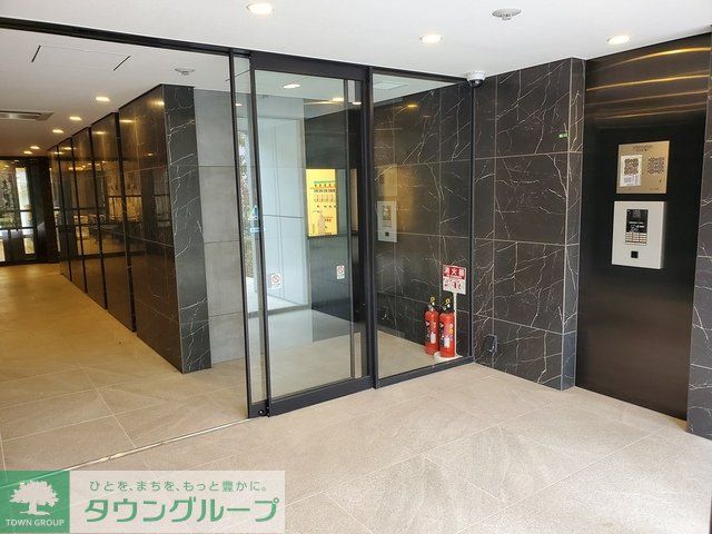 エントランス　エントランス