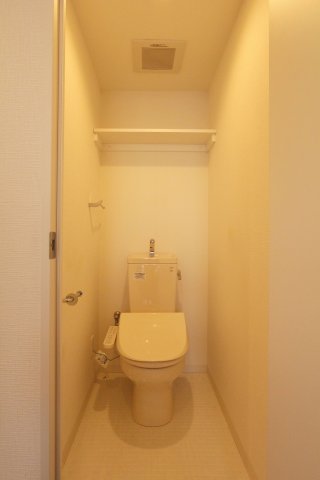 トイレ　参考写真（同物件別部屋）