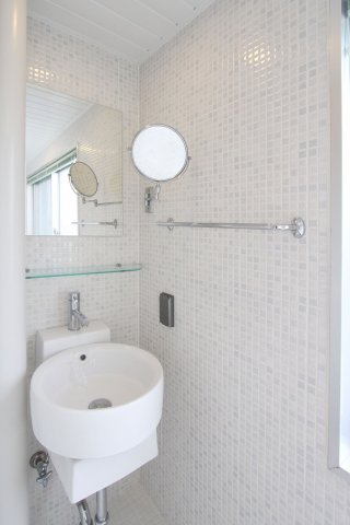 洗面設備　参考写真（同物件別部屋）