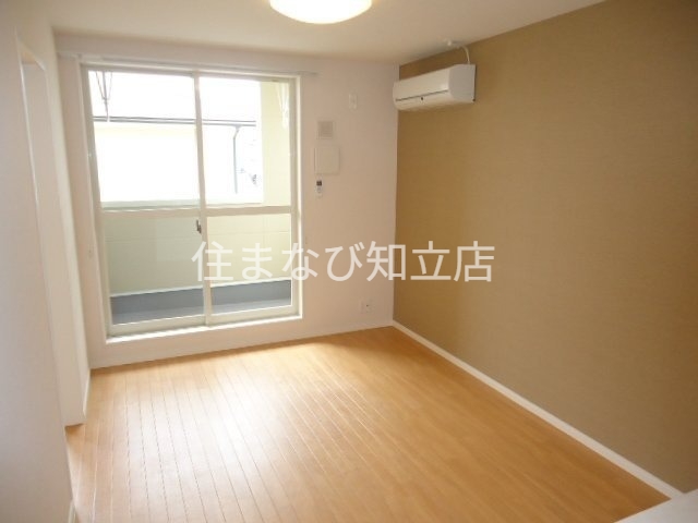 居室・リビング　同型別部屋写真