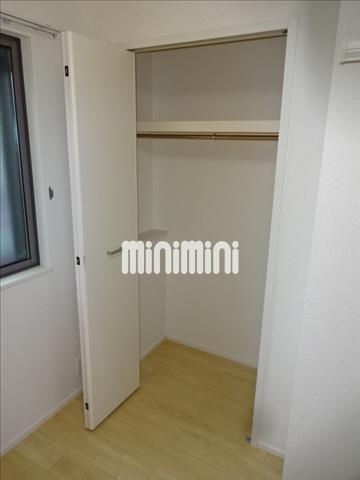 収納　洋服もいっぱい掛かるクローゼットですね。